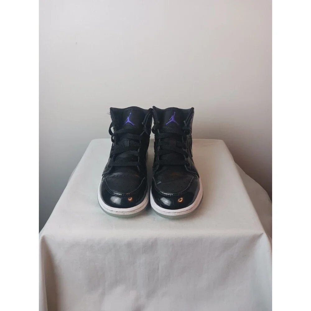 Jordan Air Jordan 1 Mid SE (GS) Black/White/Purple Sneaker 5Y DV1337-004
